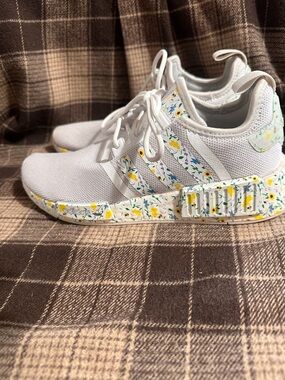Adidas White Sneakers with Yellow, Green and Blue Floral Insole